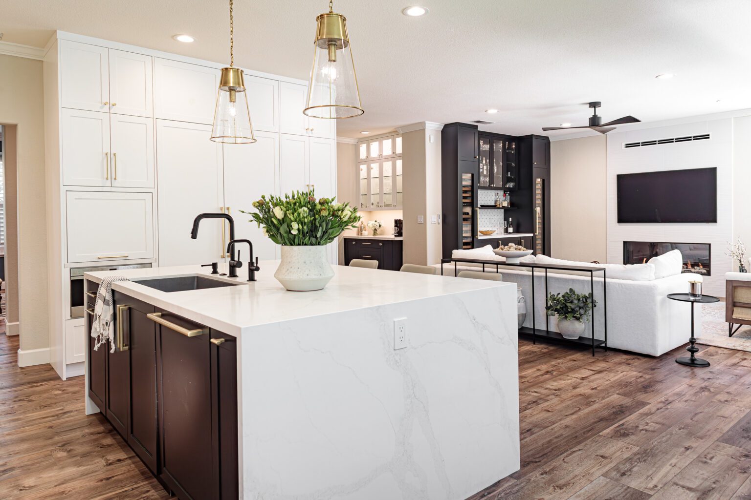 Custom Cabinet Ideas for Modern Homes inspiration. Open plan kitchen remodel with bar seating